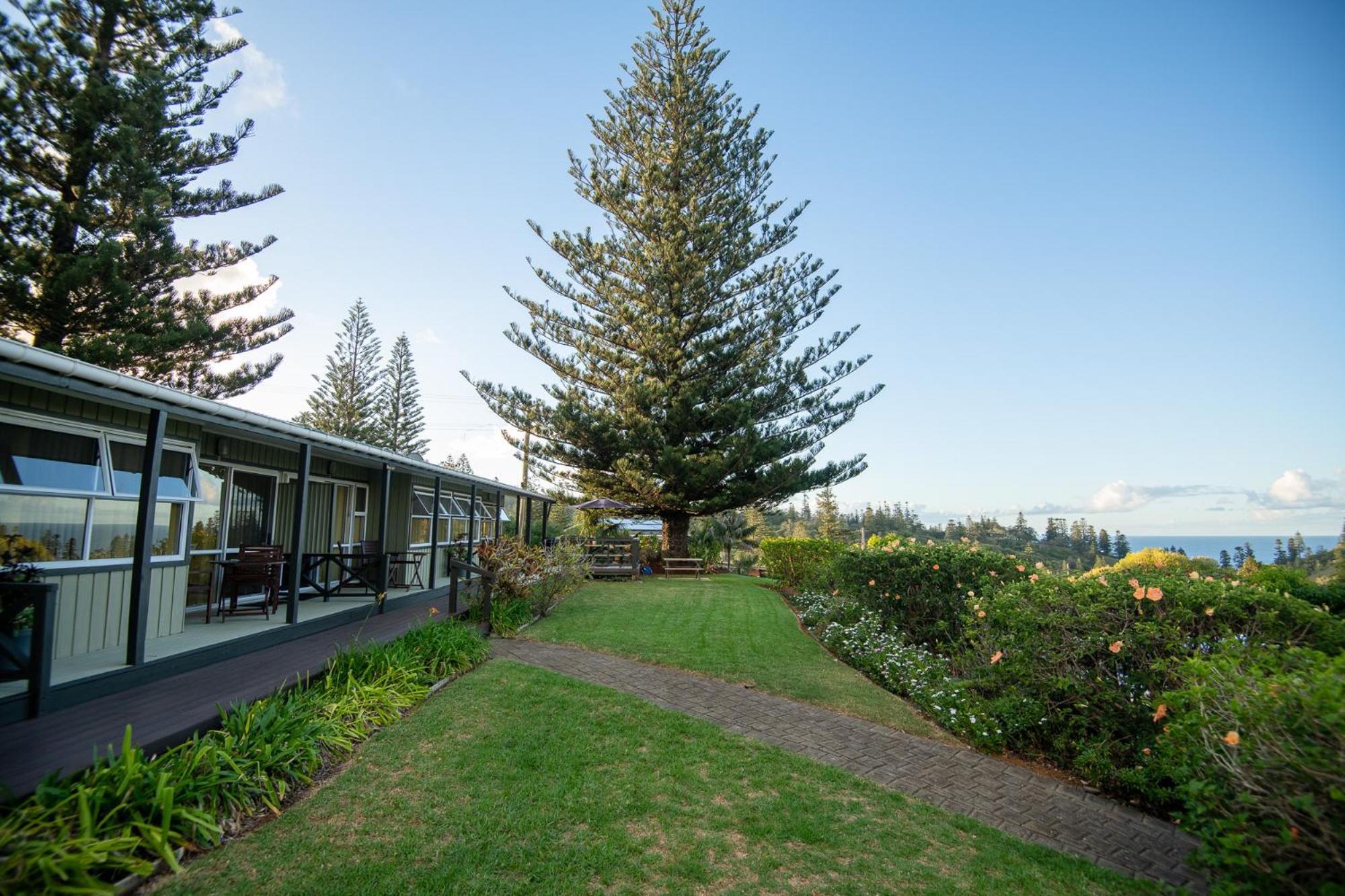 Cascade Garden Apartments Burnt Pine Exterior foto